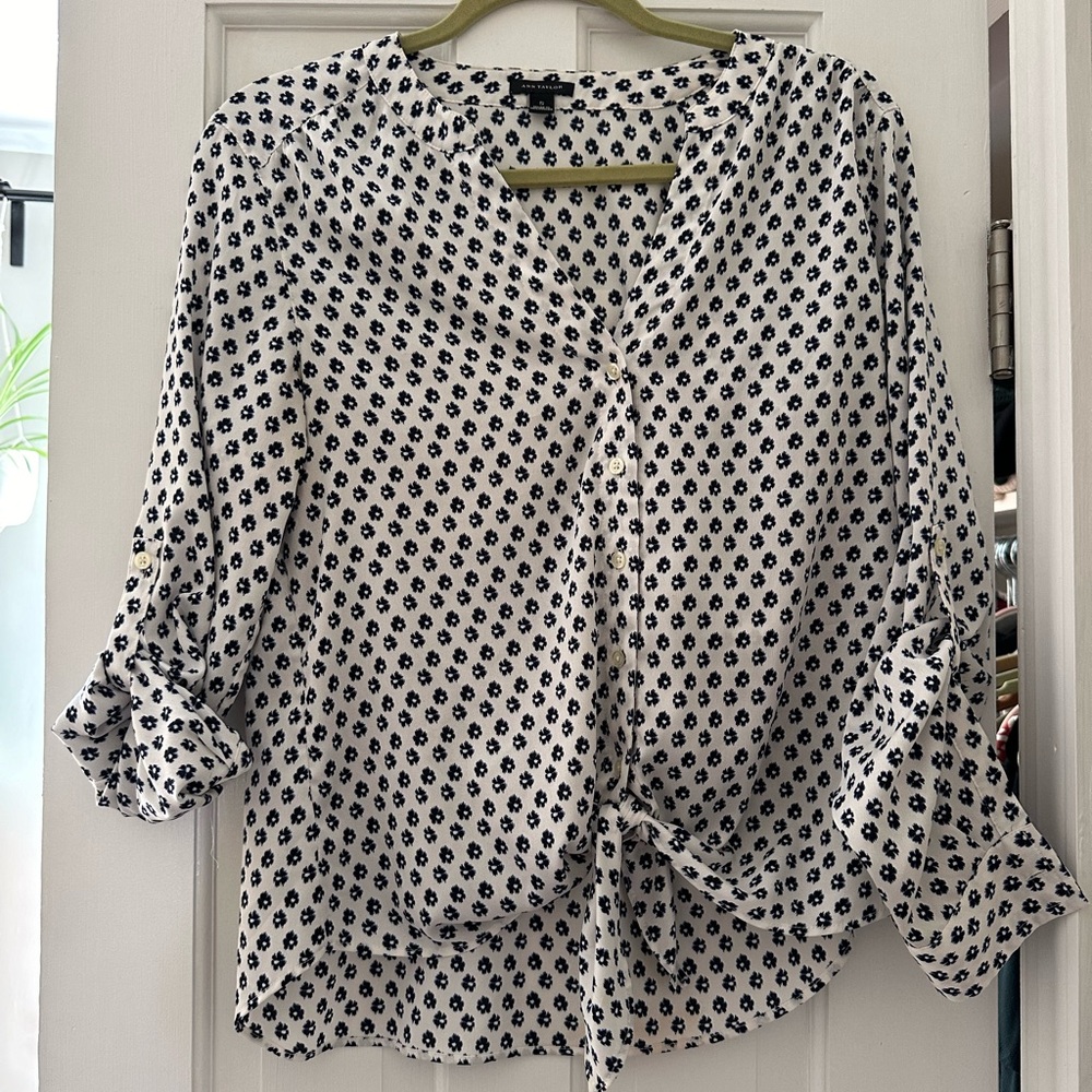 Ann Taylor silky blue and white patterned blouse - size Small